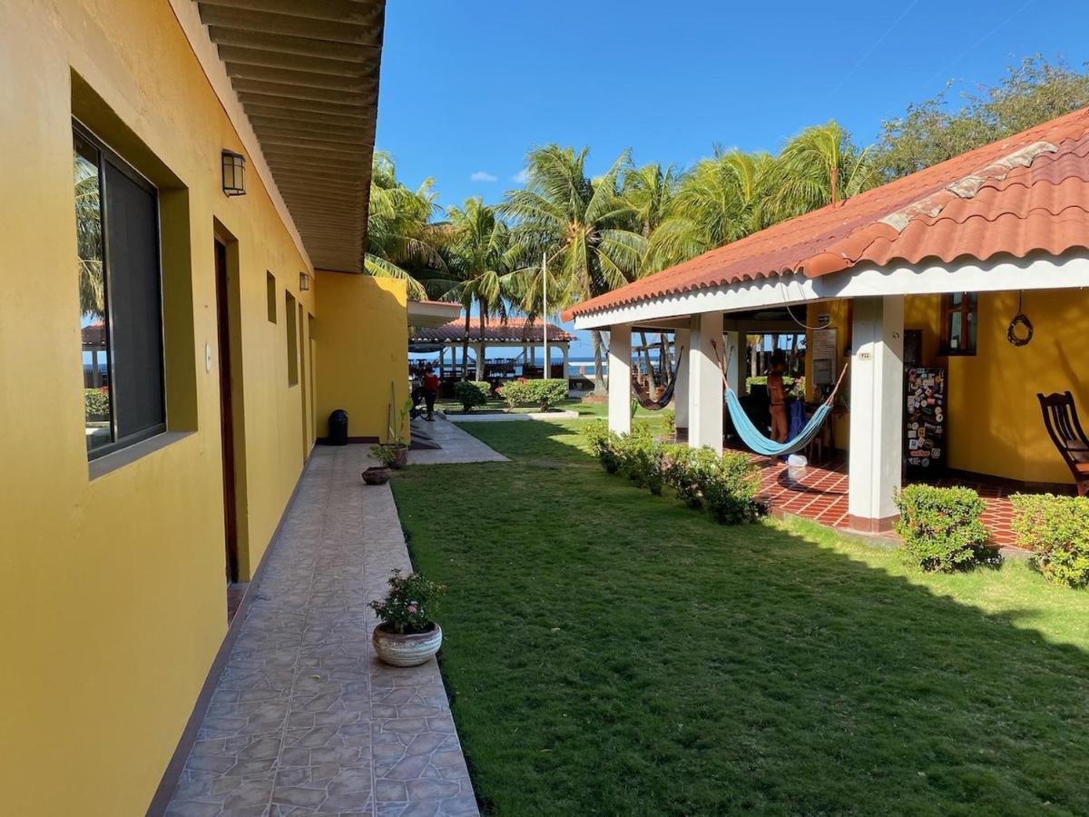 Solid Surf Camp Hostel Nicaragua Transito Exterior foto